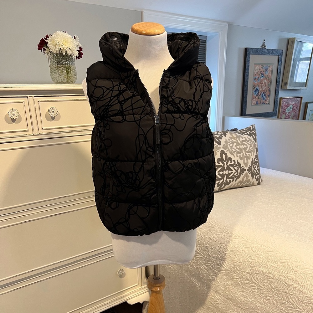 Calvin Klein Puffer Vest with velvet design